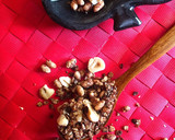 Foto del paso 2 de la receta: Granola con cacao y avellanas a la sartén