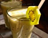 A picture of step 3 of Banana kiwi smoothie.