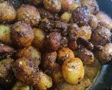 A picture of step 5 of Aloo Achari.