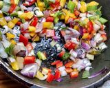Foto del paso 2 de la receta: Fajitas de carne con salsas