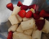 Foto langkah ke 1 dari resep Jus Strawberry Pisang Susu ala Mbak Ella.
