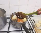 A picture of step 12 of Maandazis.