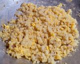 Hình bước làm 4 của món Cơm chiên trứng bắp