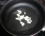 Foto del paso 1 de la receta: Arroz blanco con huevo frito y plátano