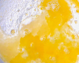 Foto del paso 4 de la receta: BUDÍN 🍋🍊CÍTRICO🍋🍊CON POLENTA INSTANTÁNEA (en licuadora)