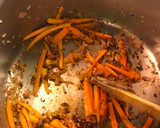Foto del paso 1 de la receta: Sopa de maní con cola de langostinos