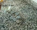 صورة لخطوة 3 من وصفة حلوة لقنيدلات بحشوة جوز الهند