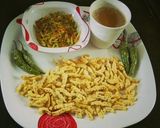 A picture of step 5 of Champakali/Chakri Gathiya.