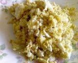A picture of step 4 of Egg fried rice.