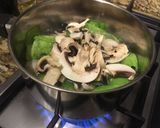 A picture of step 6 of Homemade miso soup 🍄.