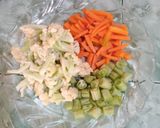 Foto langkah ke 2 dari resep Garlic vegetable stir fry.