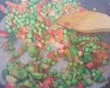 A picture of step 2 of Cheese Vegetable Atta Noodles.