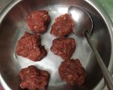 Hình bước làm 1 của món Hamburger(bánh mì nhân thịt bò phô mai)