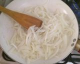 Foto del paso 4 de la receta: Papas con cebolla y longaniza