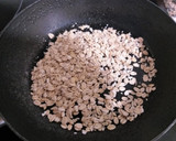 Foto del paso 1 de la receta: Muesli con Nueces y Dátiles (casero)
