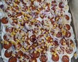 Füstölt kolbászos pizza káposztás feltéttel, tejfölös alappal recept fázis 3 fotója