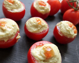 Foto del paso 5 de la receta: Tomates cherry rellenos de hummus de aguacate
