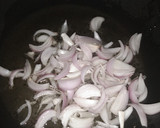 முட்டை மிளகு இட்லி (Egg chilly idly recipe in Tamil) ரெசிபி ஸ்டேப் 4 புகைப்படம்