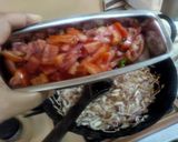 A picture of step 5 of Pyaaz Karele.