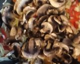 Foto del paso 3 de la receta: Hongos salteados con vegetales