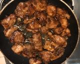 A picture of step 3 of Fried pork ribs with garlic and onion.