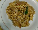 Foto langkah ke 4 dari resep Kwetiaw + mie kuning goreng.