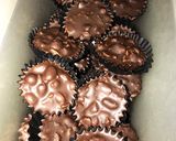 Foto langkah ke 5 dari resep Kue kering Coklat Kacang tanpa oven /kukusan.. cukup dibekukan dalam kulkas.