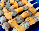 Foto del paso 5 de la receta: Brochetas de carrillada y boniato