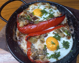 Foto del paso 5 de la receta: Morrones rellenos con verdeo
