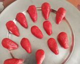 A picture of step 5 of Strawberry Sweet.