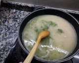 Foto del paso 7 de la receta: Filetes de merluza, patatas y guisantes en salsa verde