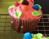 Foto del paso 9 de la receta: Cupcakes diferentes (con glaseado, no es crema) y confites 🧁👩‍👦