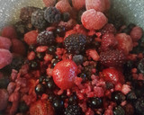 Erdei gyümölcsös pudingos süti recept fázis 5 fotója