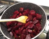 Une image de l'étape 8 de Velouté de betteraves rouges et pommes de terre au curry et gingembre.