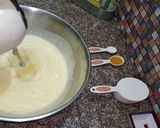 A picture of step 1 of 3 color cream cake.