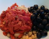Foto del paso 2 de la receta: Ensalada de garbanzos de bote, piquillos y aceitunas negras