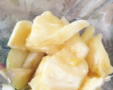 Foto langkah ke 2 dari resep Jus Nanas Apel Malang.