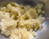 A picture of step 1 of Pan fried opened Potato Sandwich.
