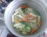 รูปขั้นตอนการทำที่ 1 ของ ก้านบล็อคโคลี่ผัดพริกแกงอกไก่