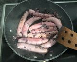 Foto del paso 2 de la receta: Salchichas frescas al vino
