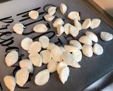 Une image de l'étape 5 de Salade de frisée aux tomates,mozzarella et fleurs de basilic.