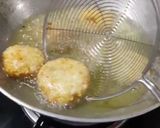 A picture of step 7 of Sabudana Vada.