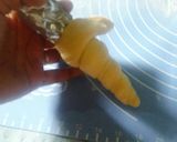 Foto langkah ke 8 dari resep Durian Vla Horn Bread.