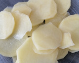 Foto del paso 1 de la receta: Patatas al ajo cabañil
