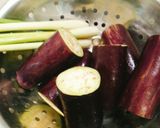 Hình bước làm 1 của món Mắm kho bông súng