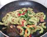 Foto langkah ke 2 dari resep Oseng Pare Peda.