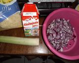 Kéthagymás tejszínes sajtos csírkeragu recept fázis 1 fotója