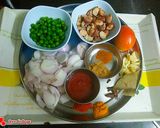 A picture of step 1 of Jackfruit seeds and peas in yellow gravy.