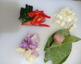 Foto langkah ke 1 dari resep Tumis Brokoli Wortel.