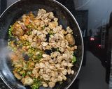 Foto del paso 3 de la receta: Arroz seco con verduras y champiñones